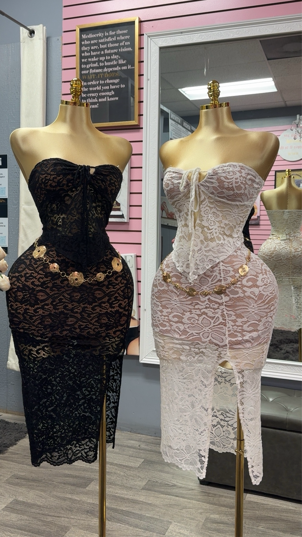 Conjunto de encaje de dos piezas (no incluye el cinto)