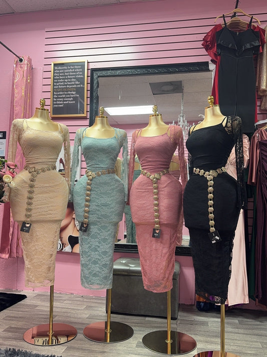 Muñeca dress  {No incluye cintó}